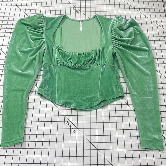 Free People Tops - Free People form fitting bright green velvet, puff sleeves, scoop neck, crop top